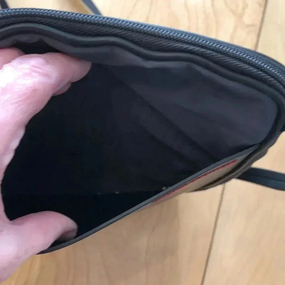 Hedgren Urban Bags crossbody bag with zipper close - Picture 3 of 6